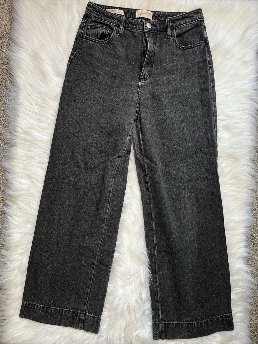 Universal Thread High Rise Wide-Leg Jeans - Picture 2 of 4